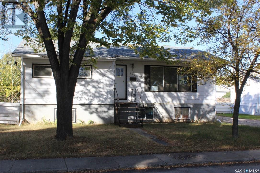 537 4th Street West, Shaunavon, SK S0N 2M0