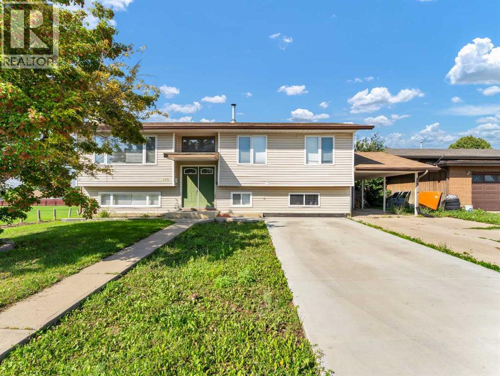 160 Sprague Way SE, Medicine Hat, AB T1B 2K3