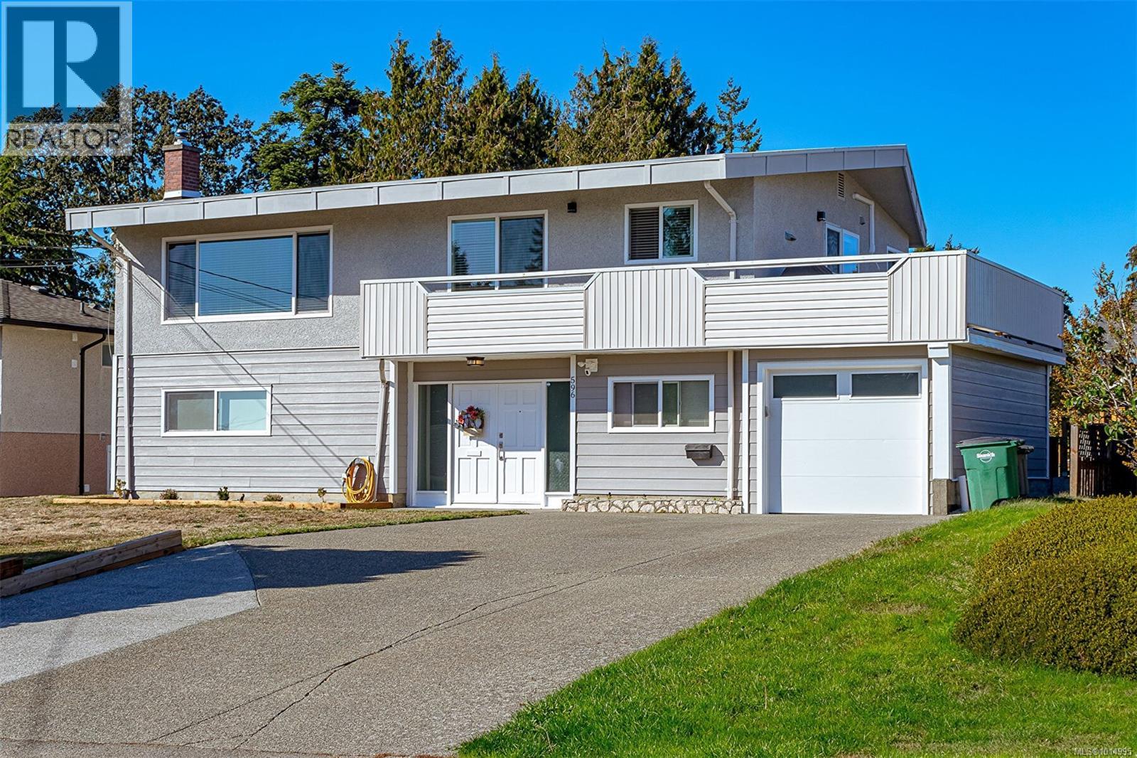 596 Peto Pl, Saanich, BC V8Z 2K6