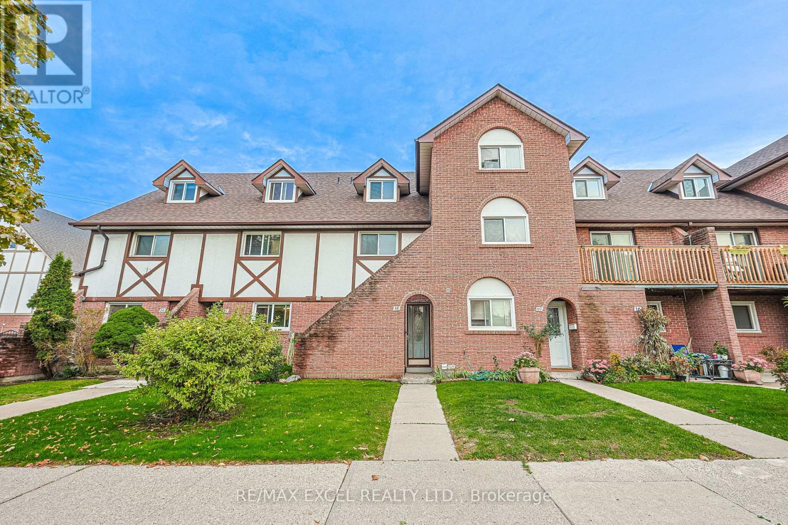 18 81 Irwin Rd, Toronto, ON M9W 5W1