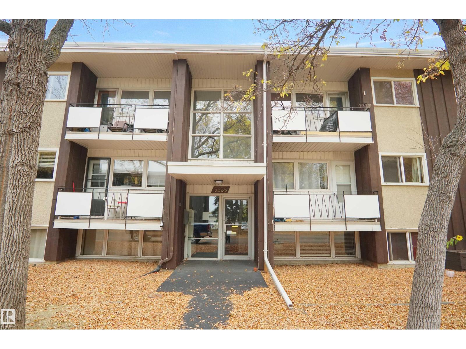 5635 105 Street Northwest #1, Edmonton, AB T6H 2N2