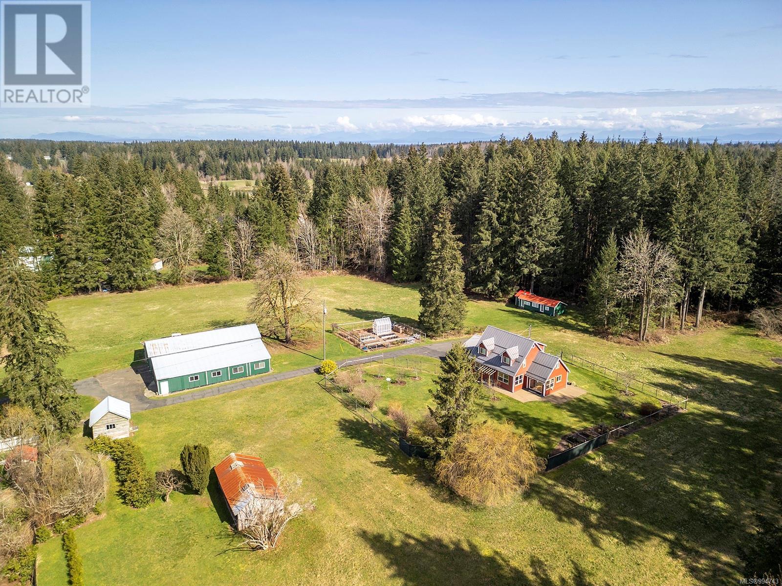 7792 Island Hwy N, Black Creek, BC V9J 1G5