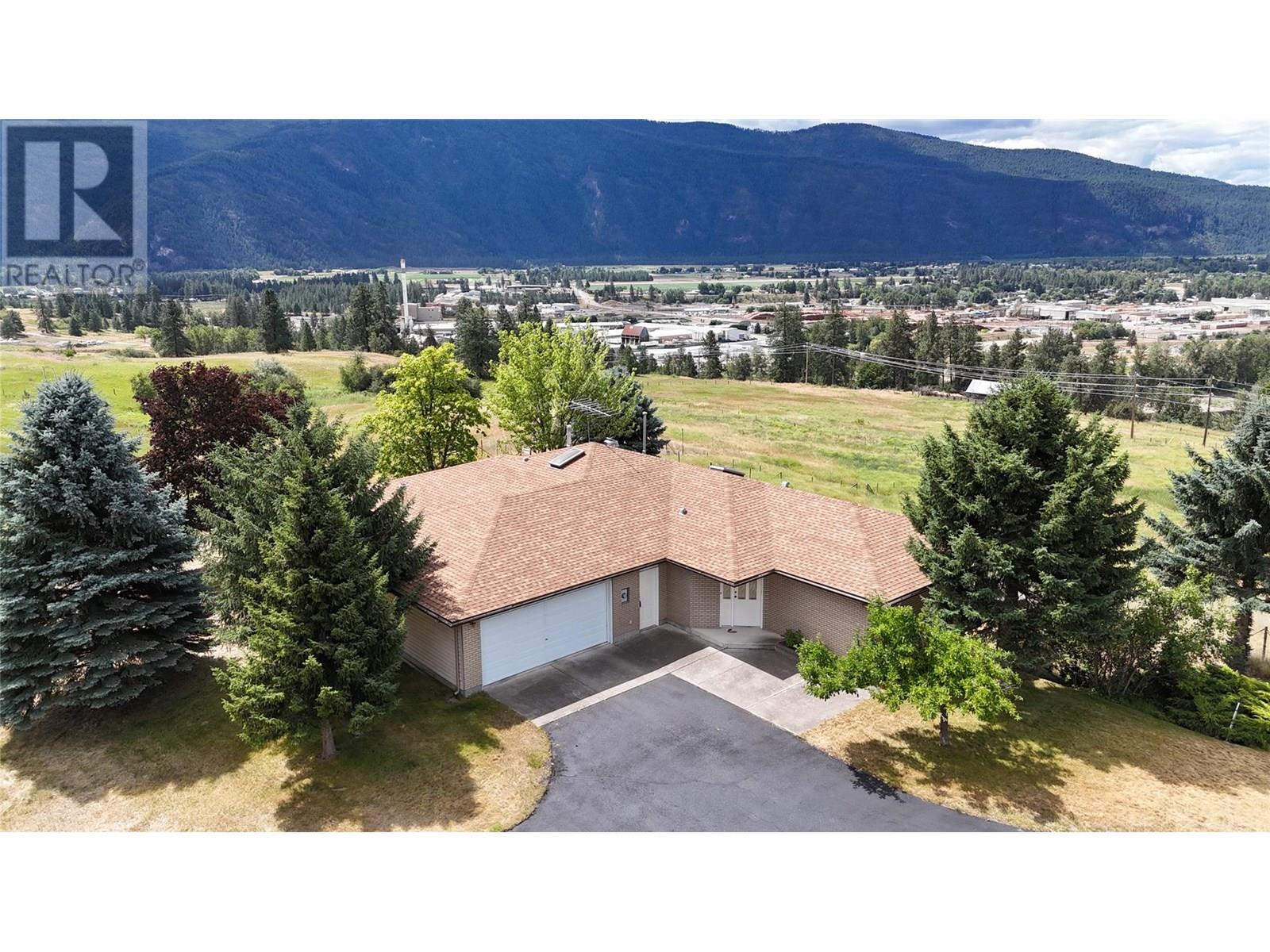 210 Winnipeg Ave, Grand Forks, BC V0H 1H0