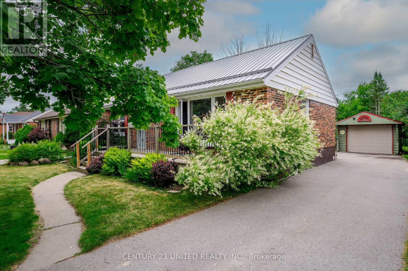 781 Cameron St, Peterborough, ON K9J 4A1