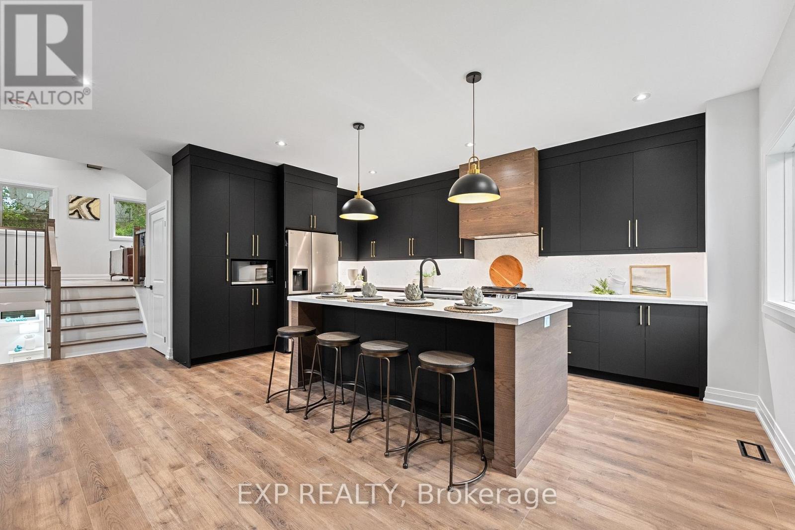 168 Berczy St, Barrie, ON L4M 3R6