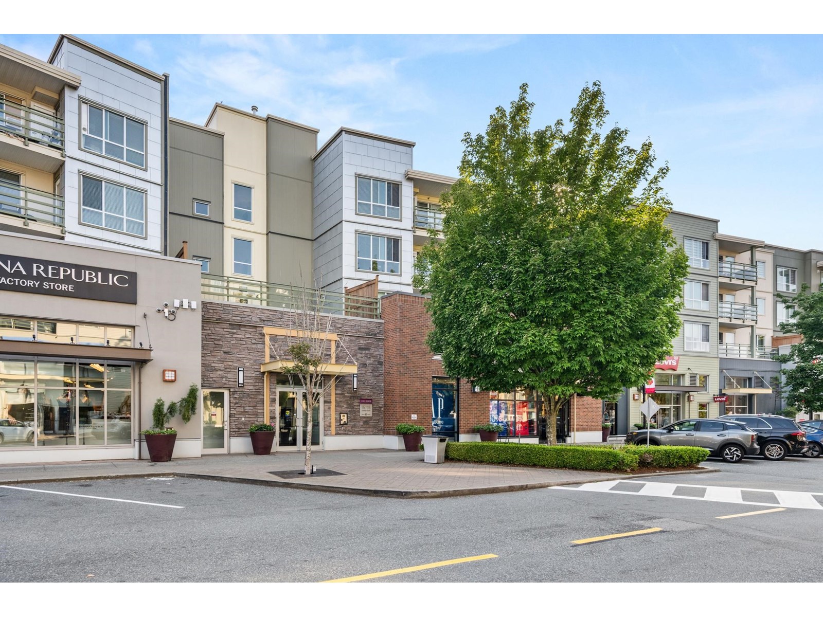 15735 Croydon Drive Unit 209, Surrey, BC V3S 2L5