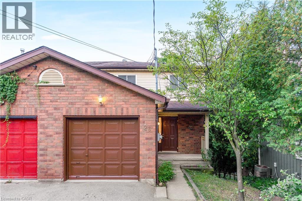 26 Woolwich St, Kitchener, ON N2K 1R9