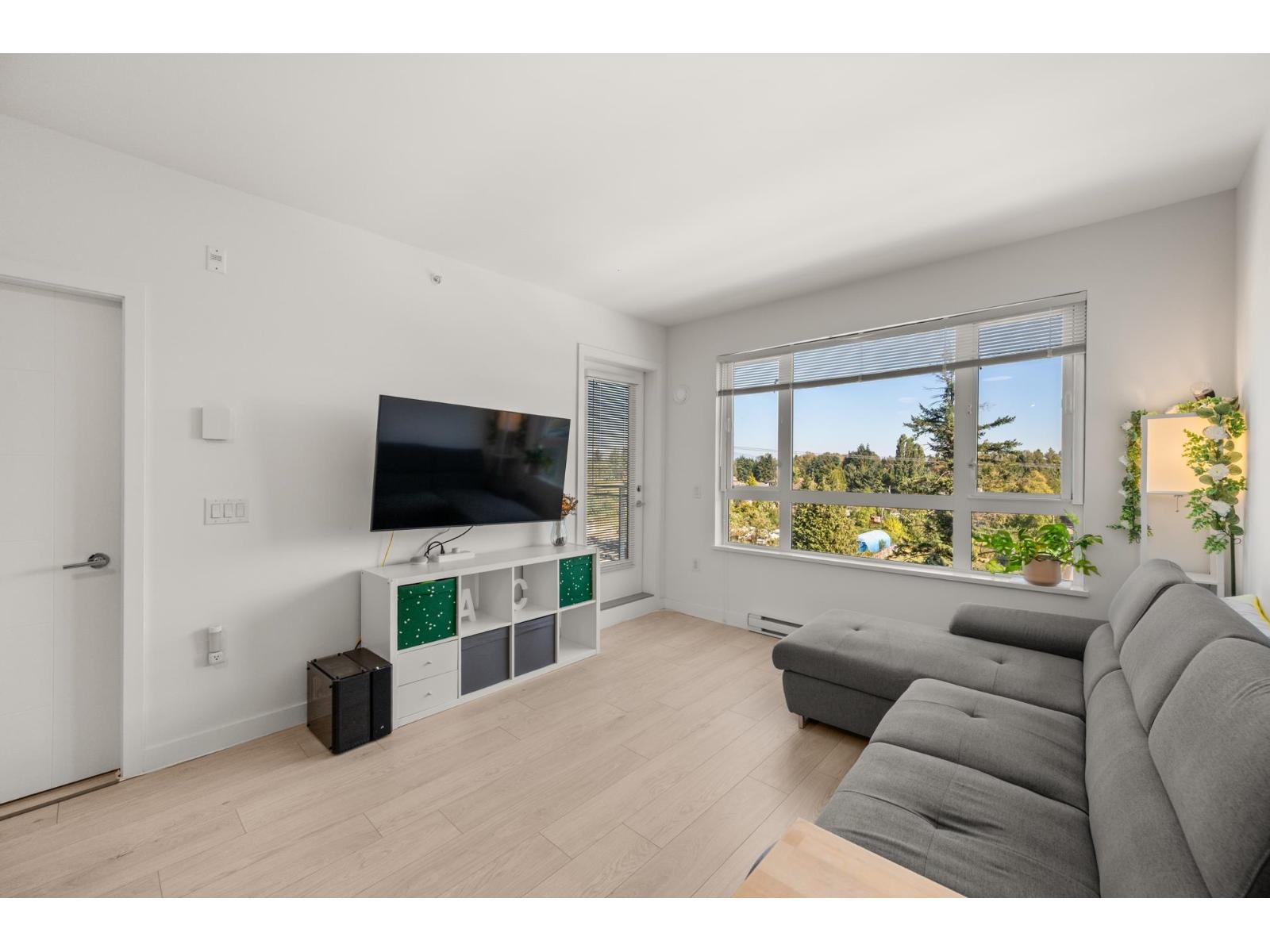 10603 140 Street Unit 614, Surrey, BC V3T 0M8