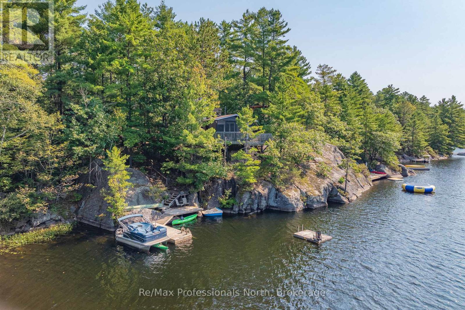 1118 Tomingas Rd, Gravenhurst, ON P1P 0G3