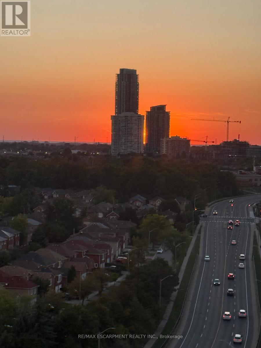 1810 135 Hillcrest Ave, Mississauga, ON L5B 4B1