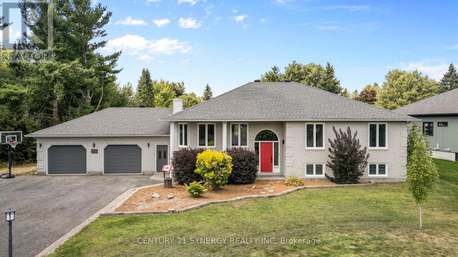 6709 Stanmore St, Ottawa, ON K4P 1G7