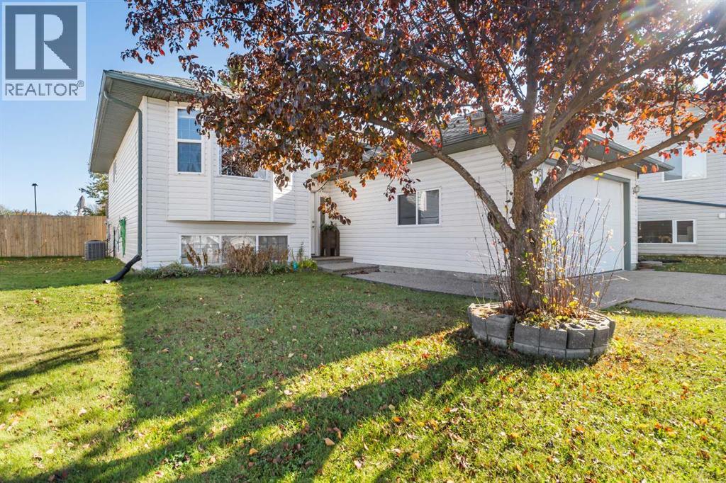 23 Patterson Pl, Whitecourt, AB T7S 1W5