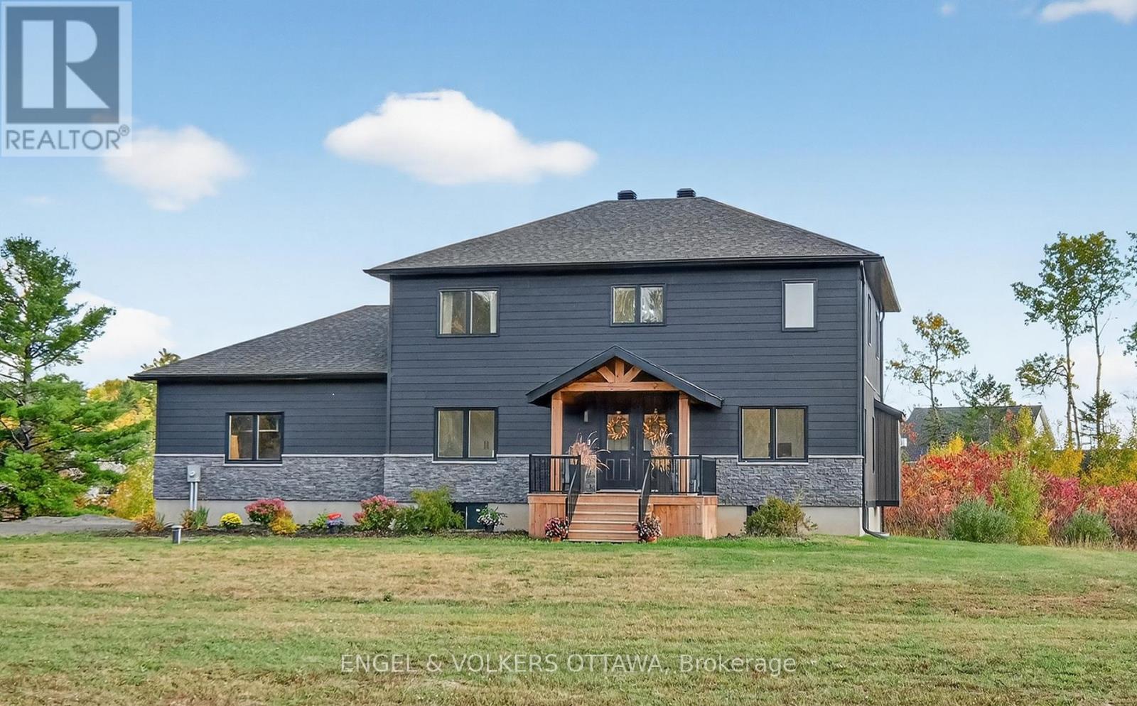 57 Paul A Bertrand Dr, Mcnabbraeside, ON K7S 3G8