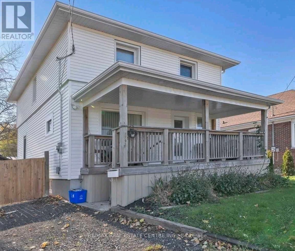 5292 Bridge St, Niagara Falls, ON L2E 2T3