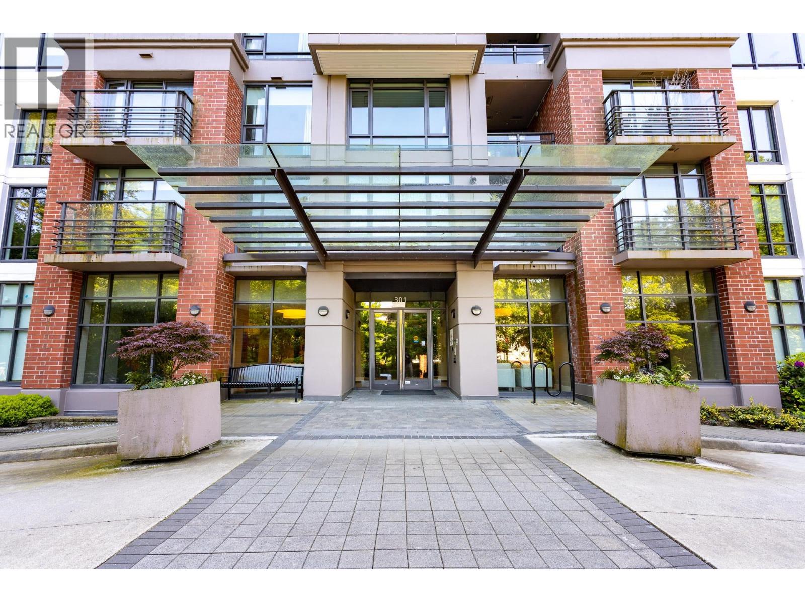 301 Capilano Road Unit 907, Port Moody, BC V3H 0G6