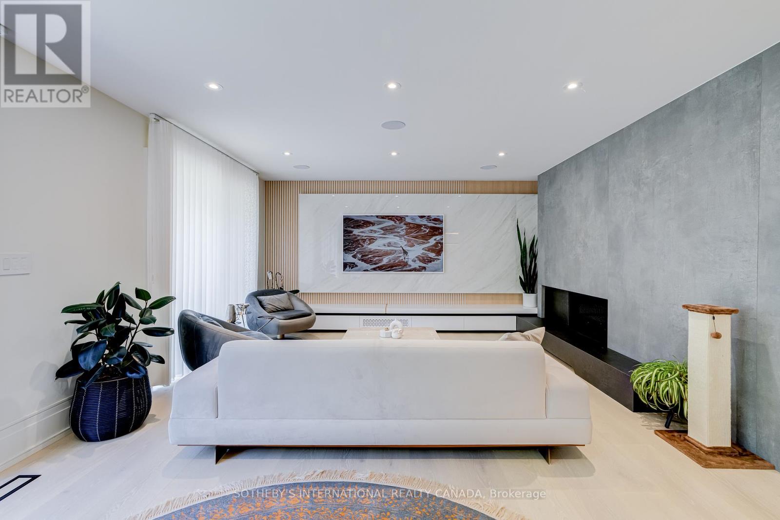 11 Sherin Ct, Toronto, ON M9P 2G7