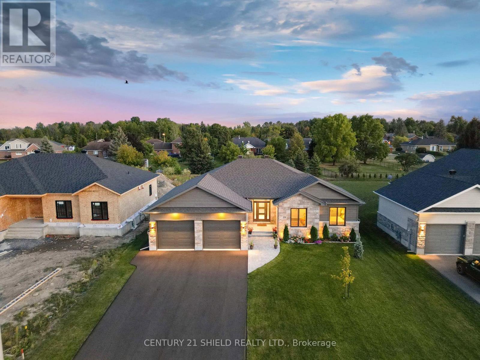 29 Whitetail Ave, South Stormont, ON K0C 1P0