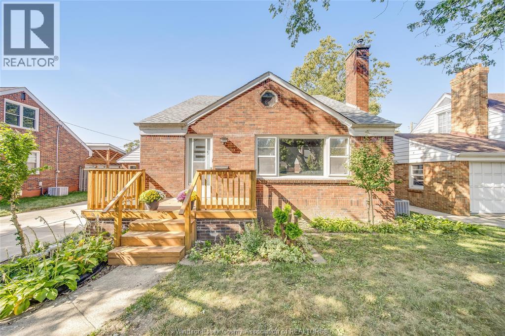 2889 Alexandra Ave, Windsor, ON N9A 2J8