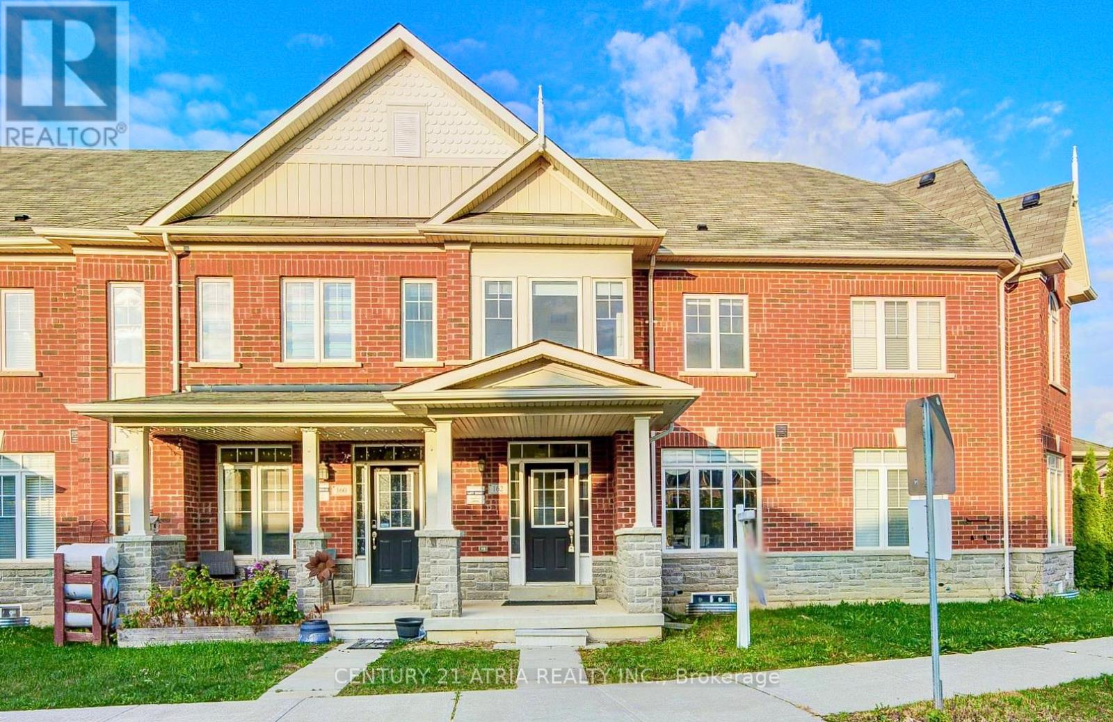 162 Harbord St, Markham, ON L6C 1N7