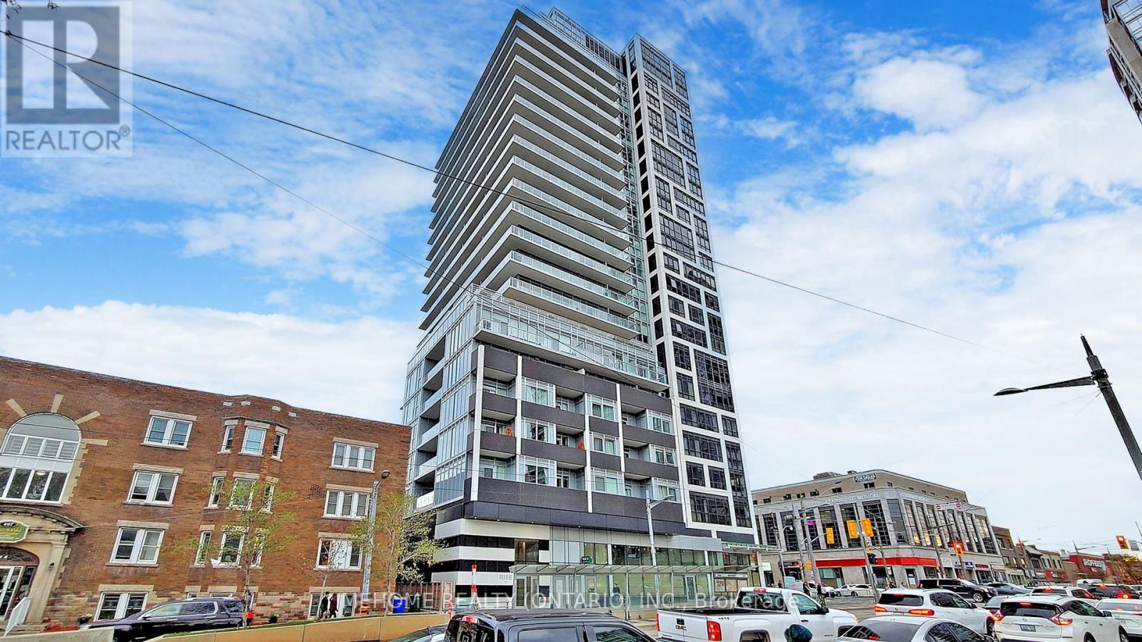 204 501 St Clair Ave W, Toronto, ON M5P 0A2