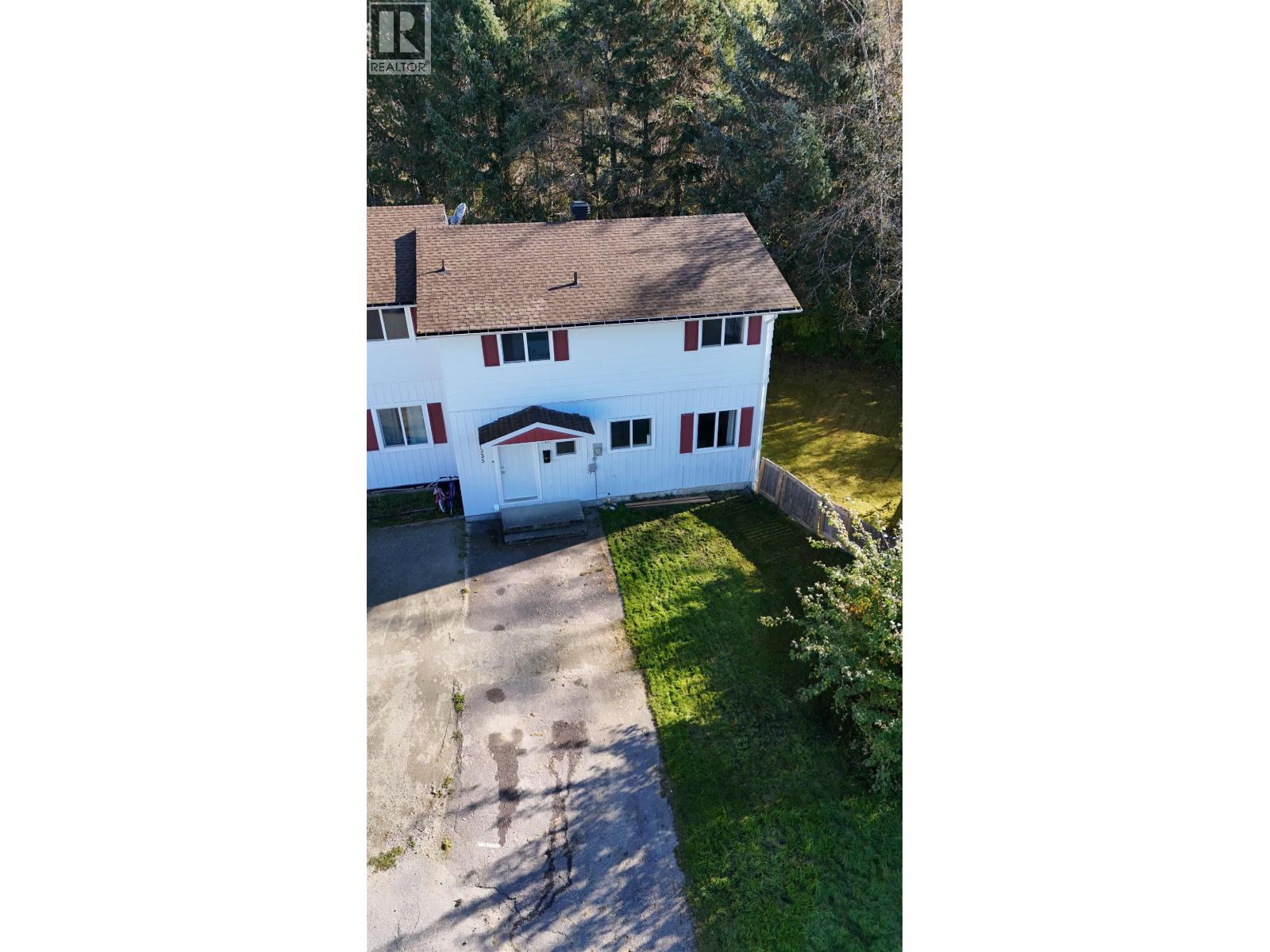 1335 Tweedsmuir Ave, Kitimat, BC V8C 1C2