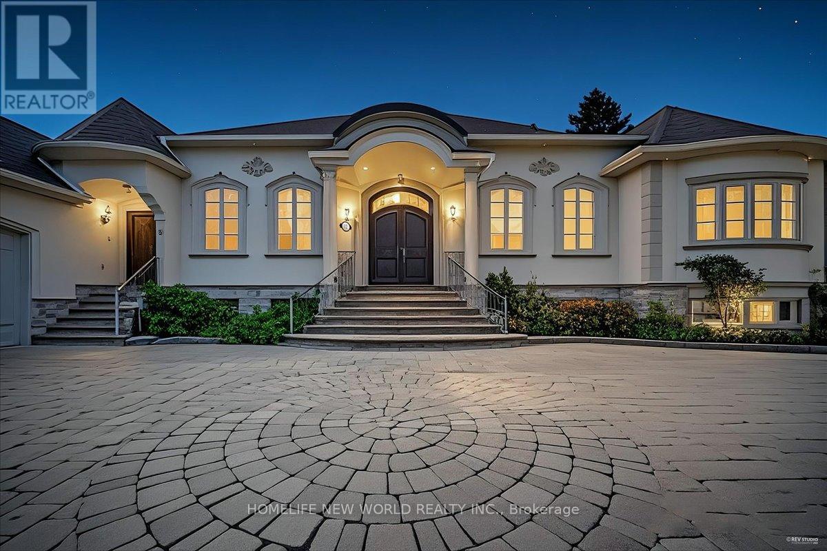 12 Denham Dr, Richmond Hill, ON L4C 6J1