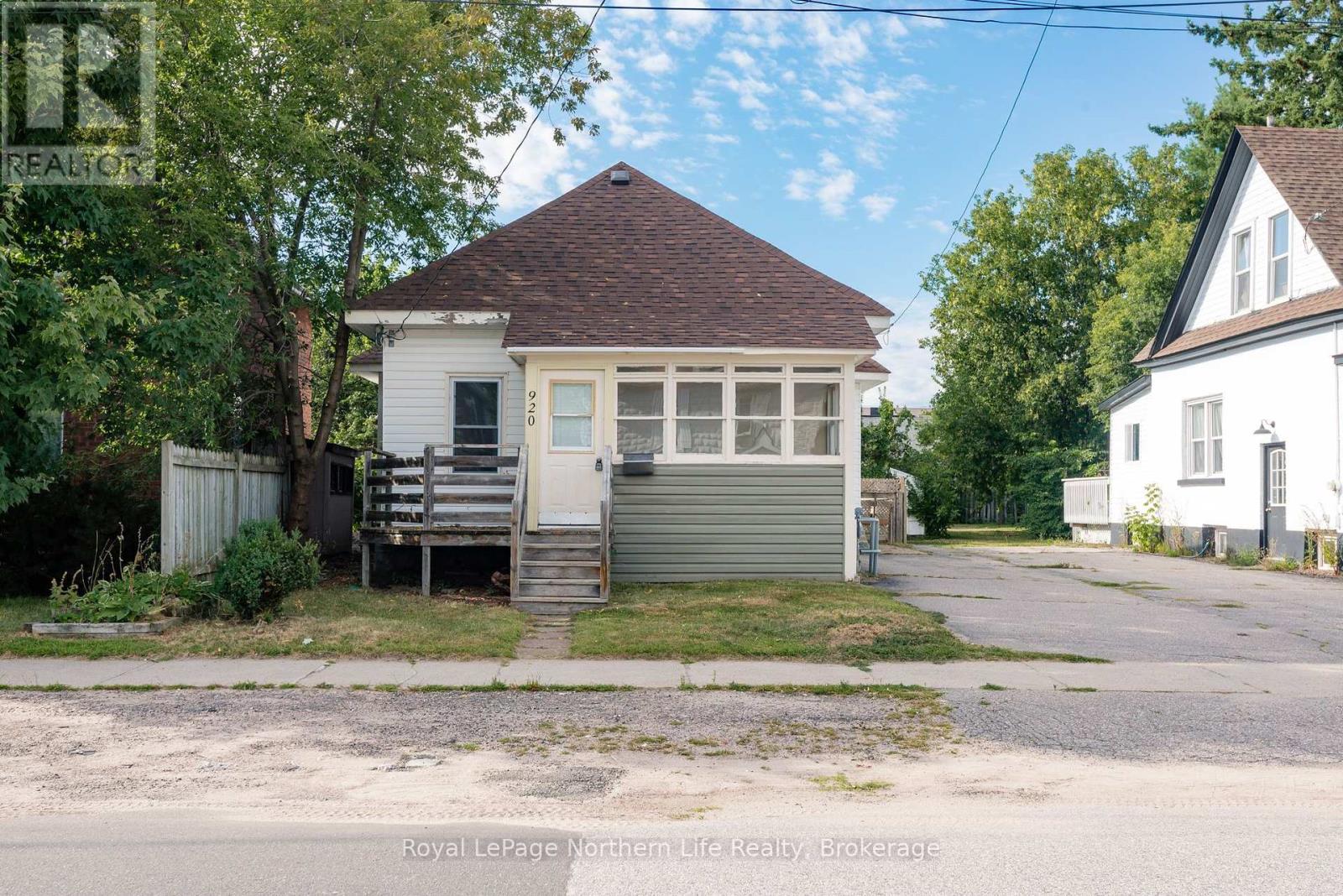 920 Fraser St, North Bay, ON P1B 3X8