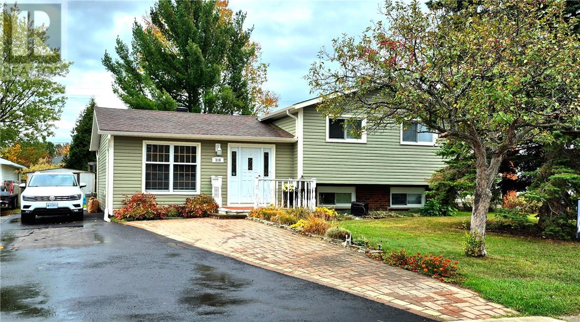 310 Catherine Dr, Garson, ON P3L 1G7