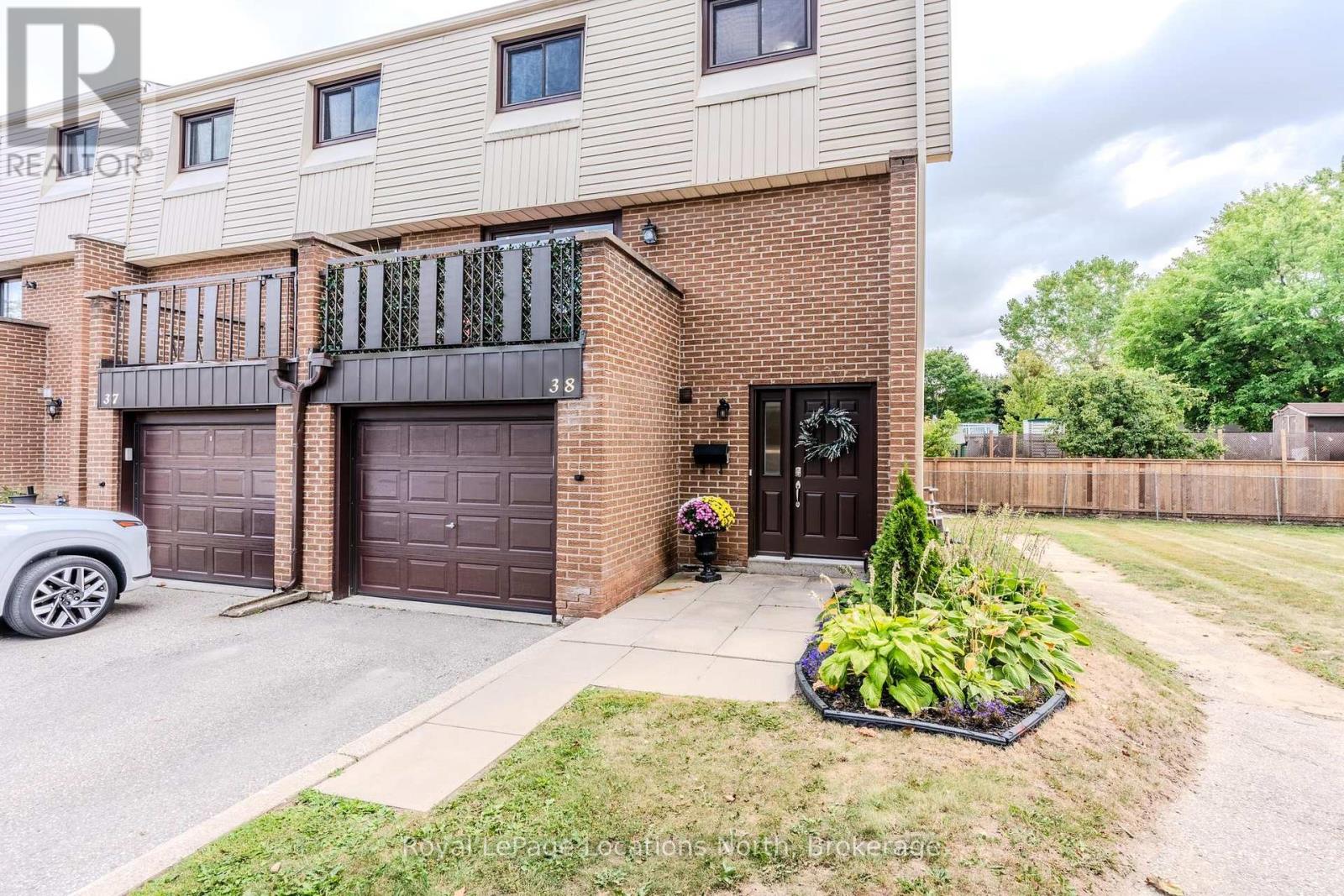 187 Grulke St, Kitchener, ON N2A 2S6