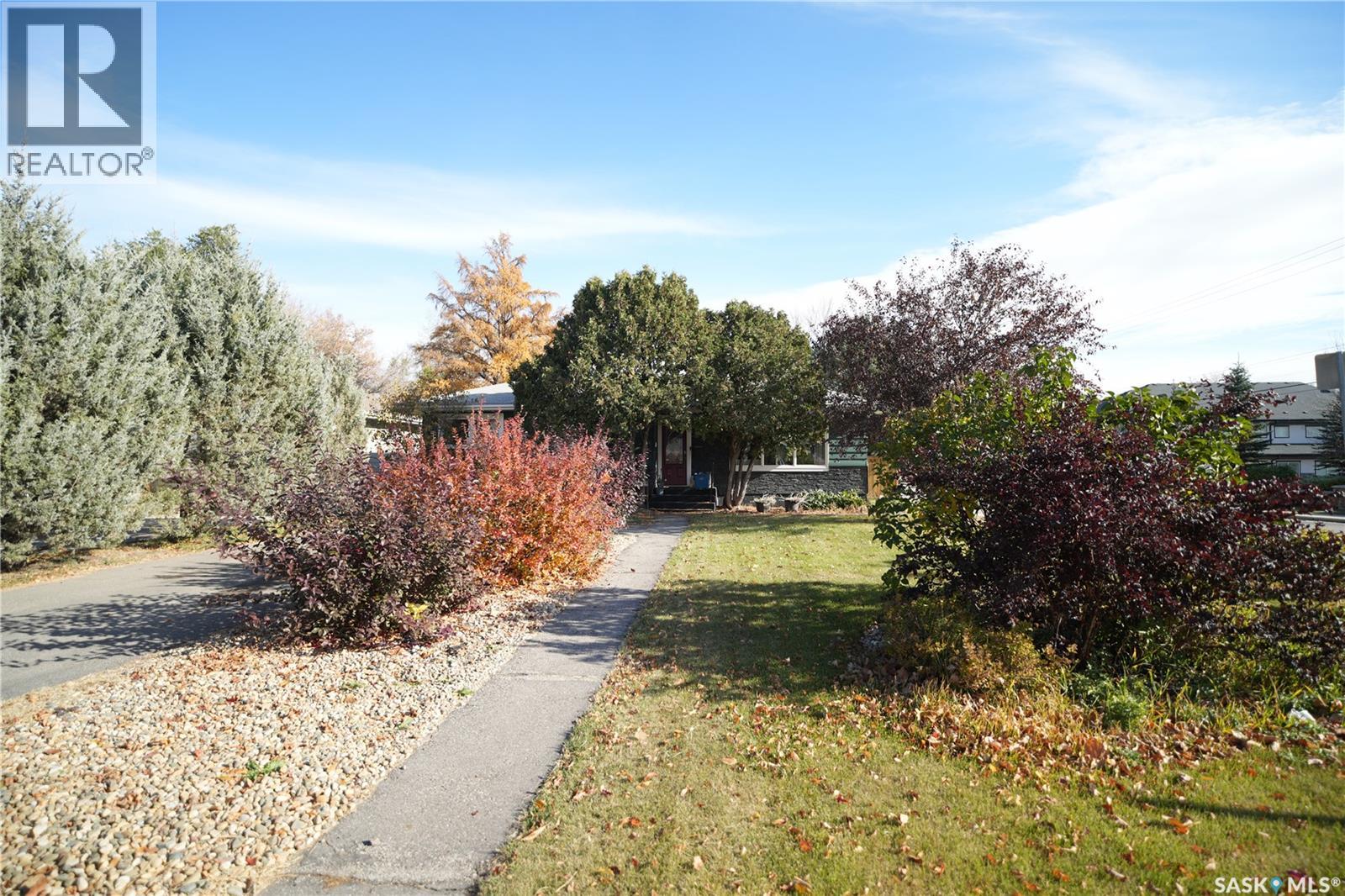 2337 Mckinnon Ave S, Saskatoon, SK S7J 1N7