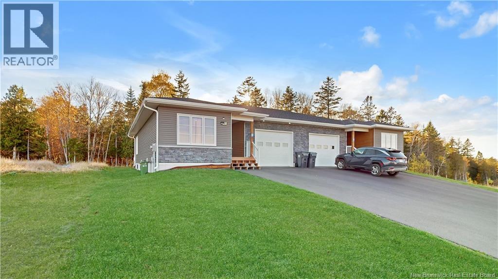 18 Elmwood Dr, Hampton, NB E5N 0P9