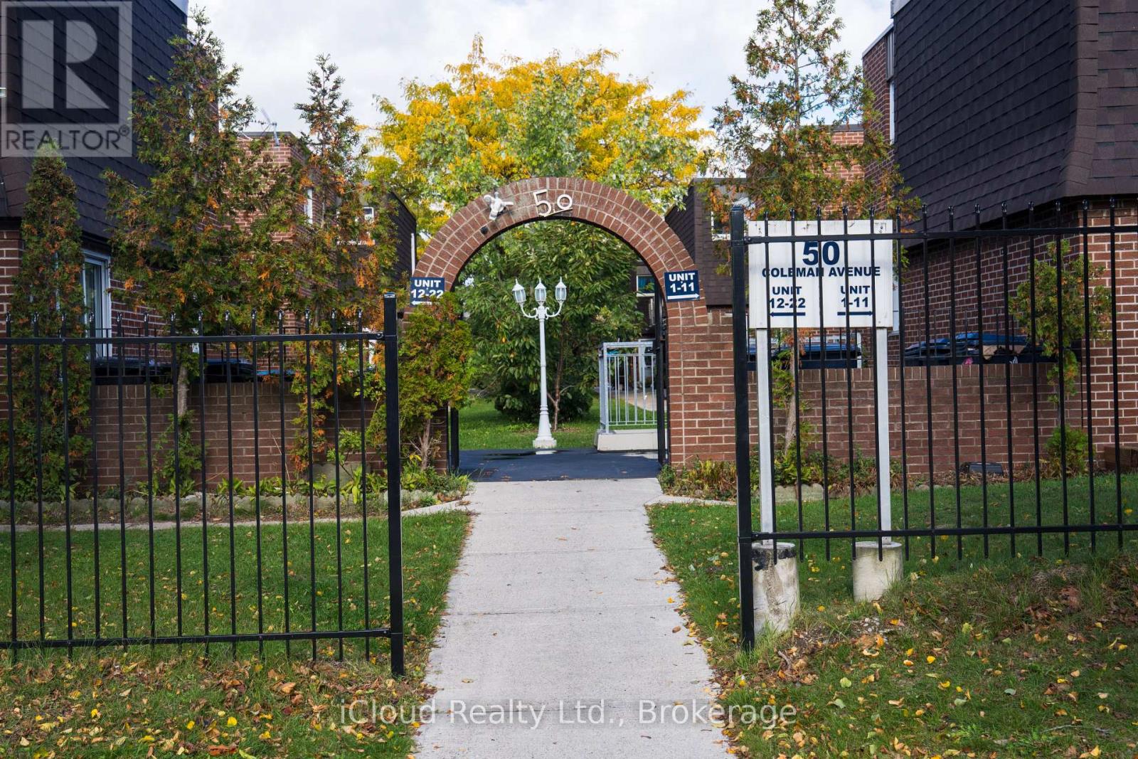 16 50 Coleman Ave, Toronto, ON M4C 1P7