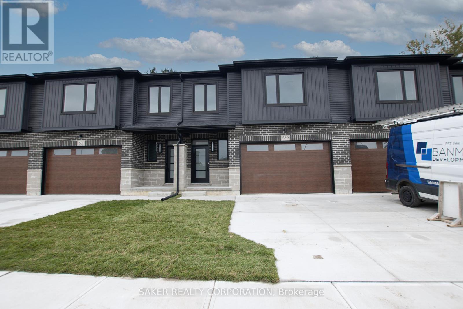 587 Regent St, Strathroy-Caradoc, ON N0L 1W0