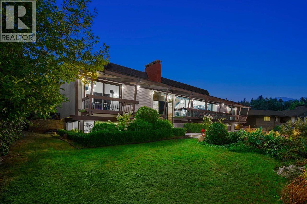 1259 Chartwell Pl, West Vancouver, BC V7S 2S2
