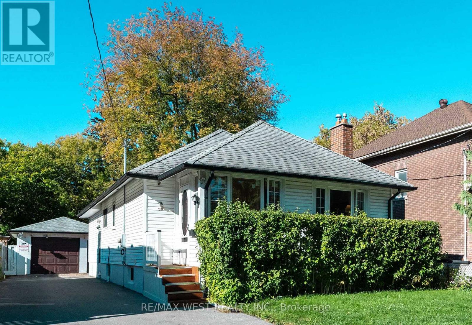 58 Burk St, Oshawa, ON L1J 4B9