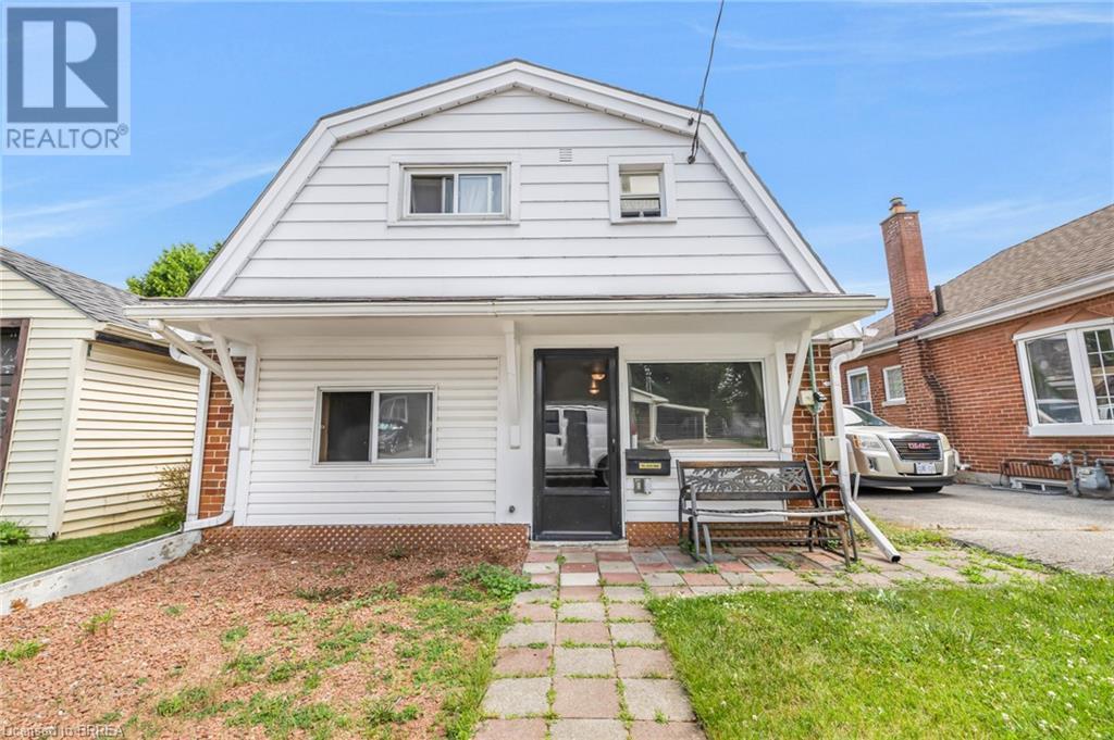 6 Patricia St, Brantford, ON N3T 1W5