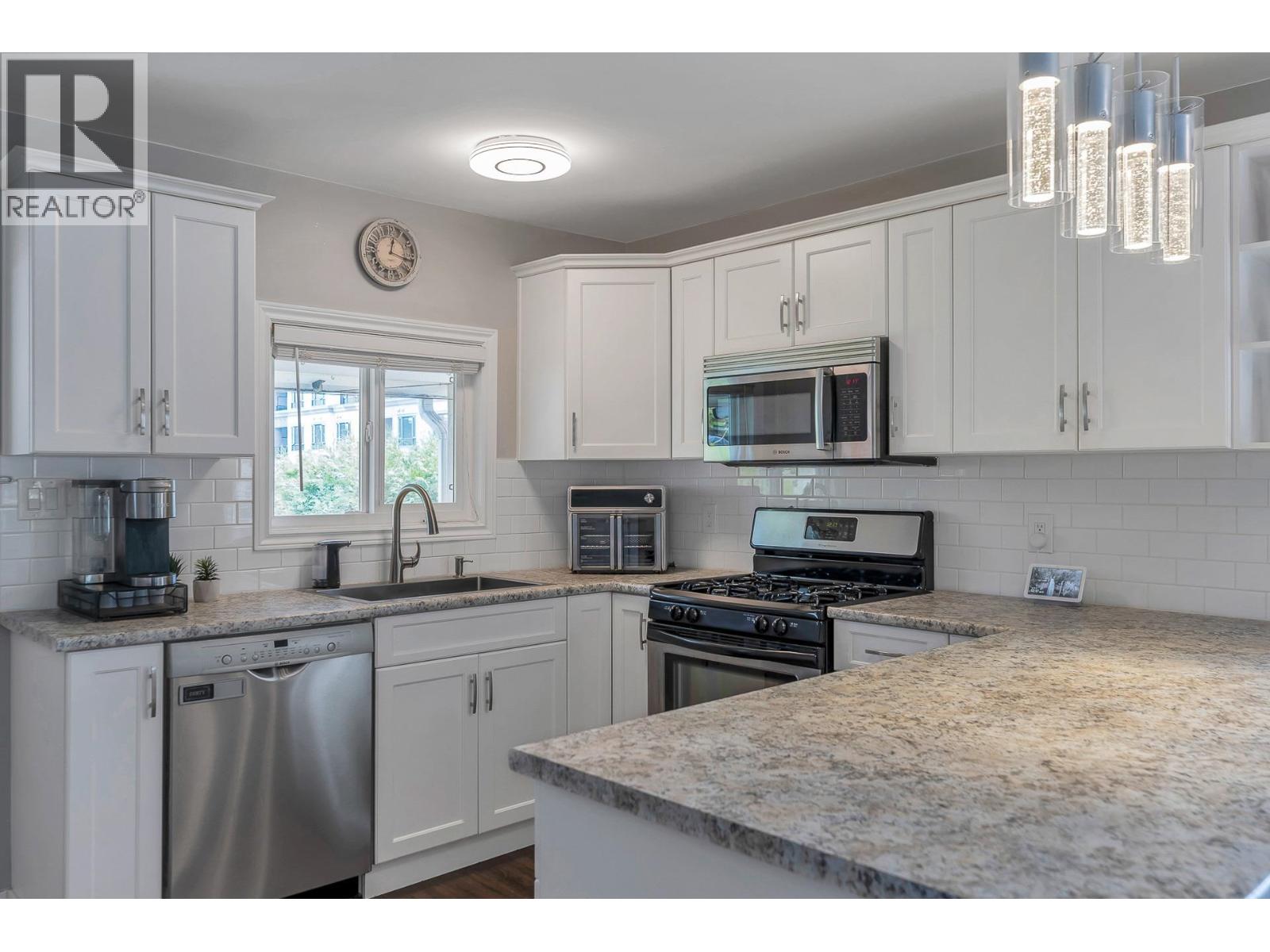 221 Lebleu St, Coquitlam, BC V3K 4L7