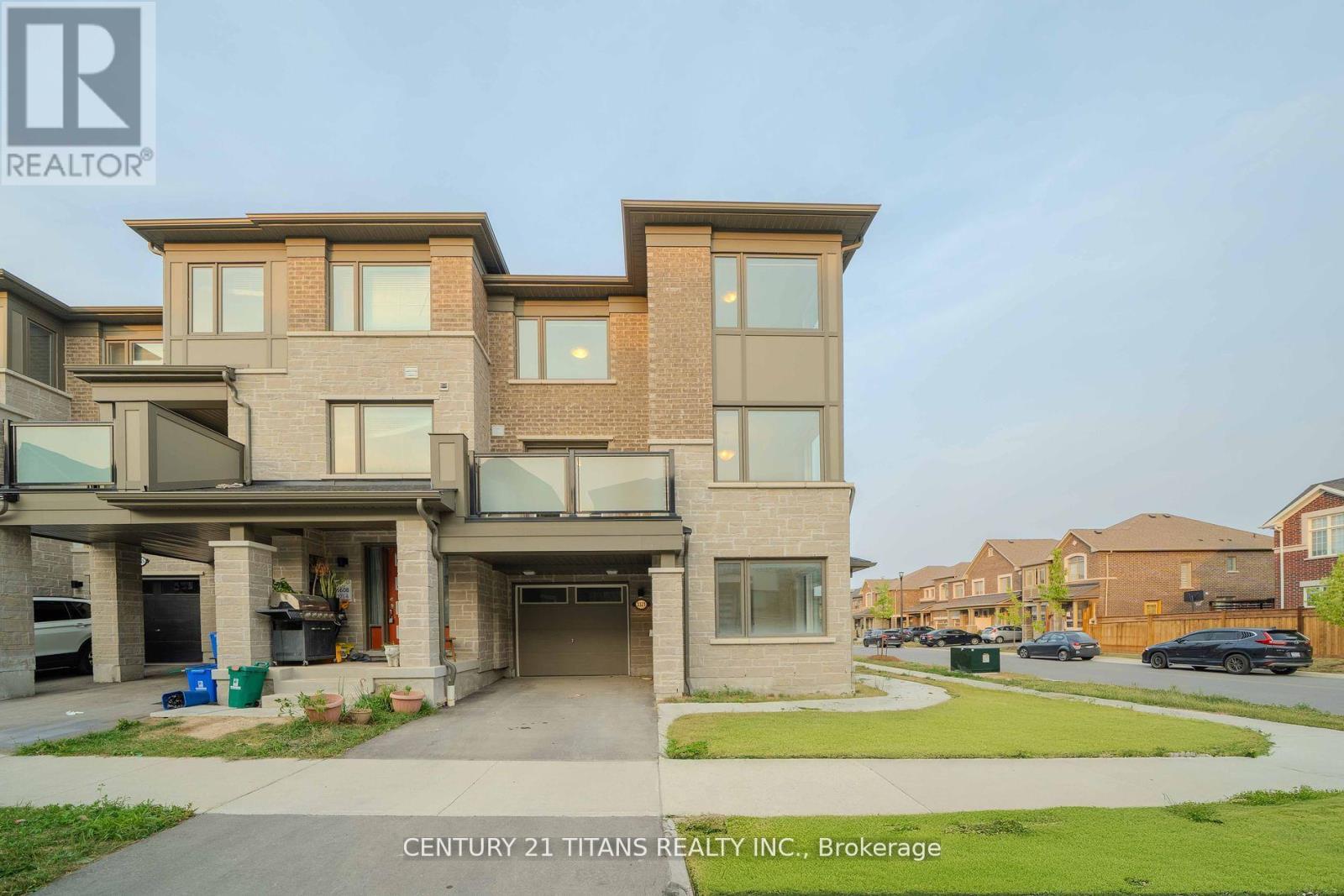 3321 Thunderbird Promenade, Pickering, ON L1X 0N4
