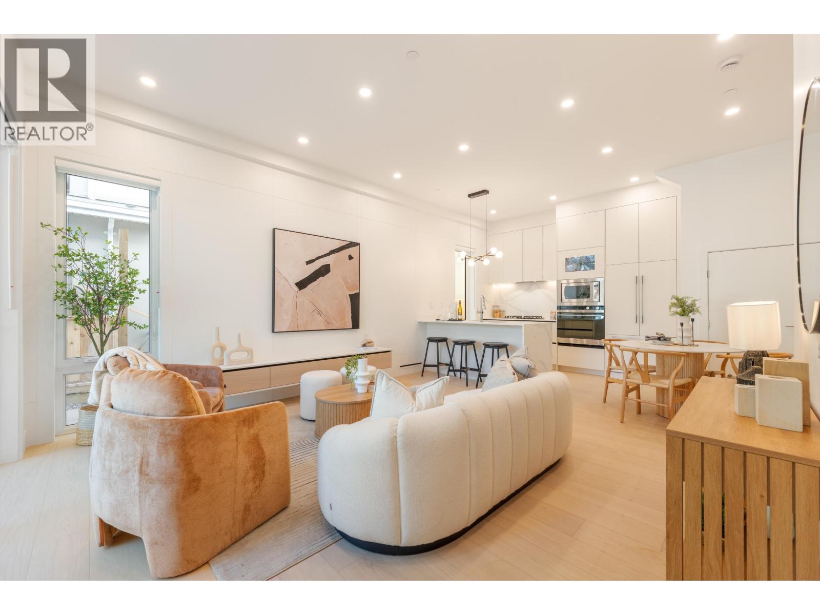 6933 Prince Edward Street Unit 1, Vancouver, BC V5X 3P2