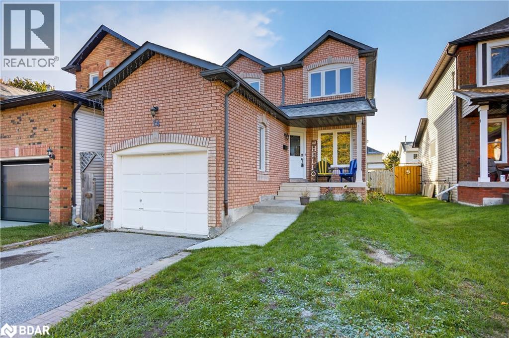 14 Corrie Cres, Angus, ON L0M 1B3
