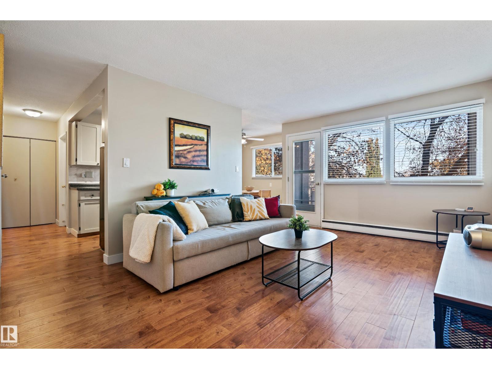 5635 105 Street Northwest #10, Edmonton, AB T6H 2N2