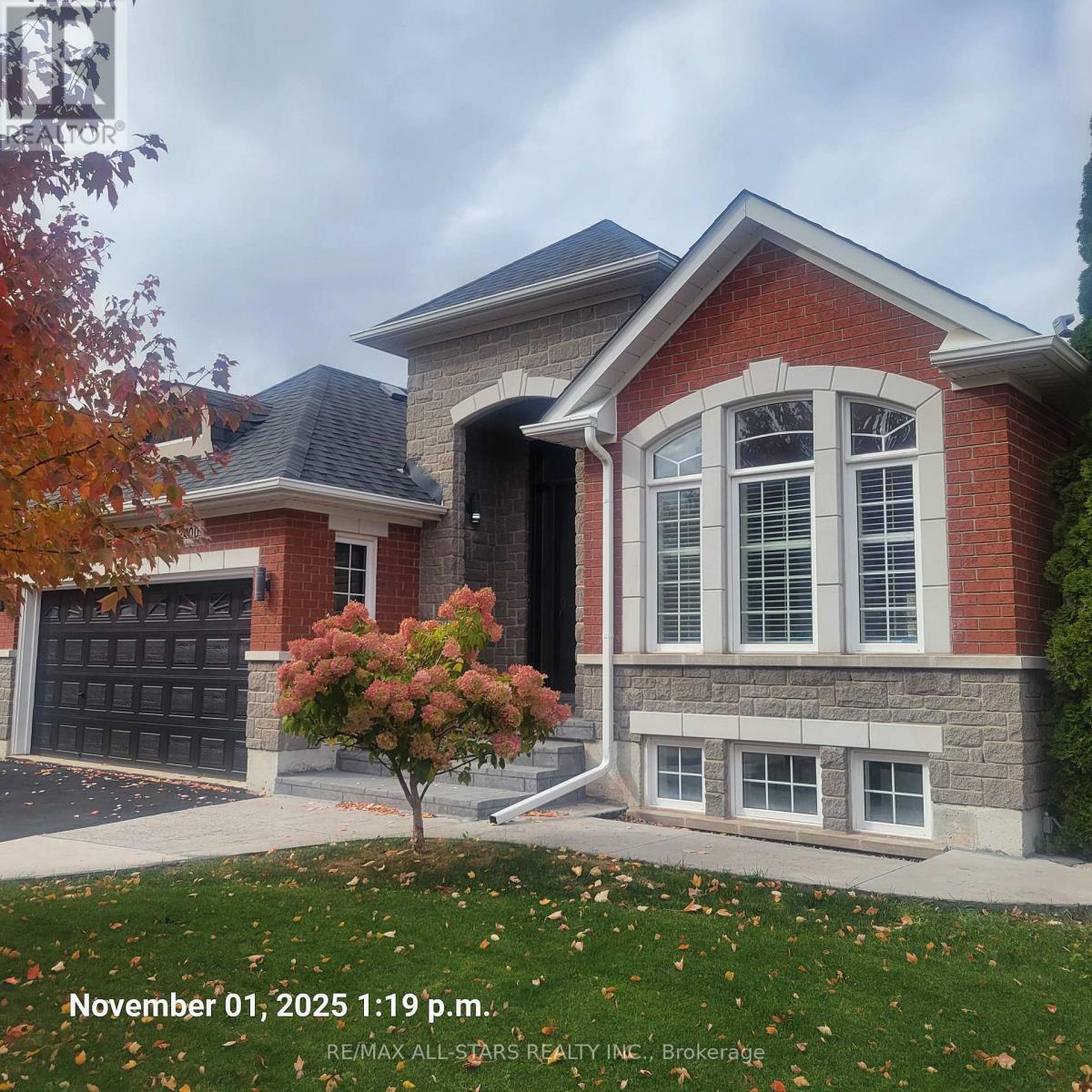 2400 Tesla Cres, Oakville, ON L6H 7T6