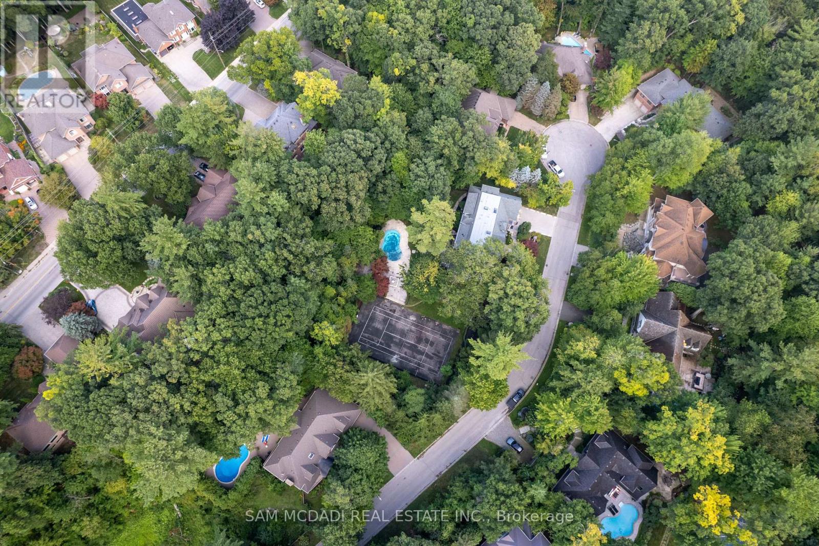 2035 Heartwood Ct, Mississauga, ON L5C 4P7