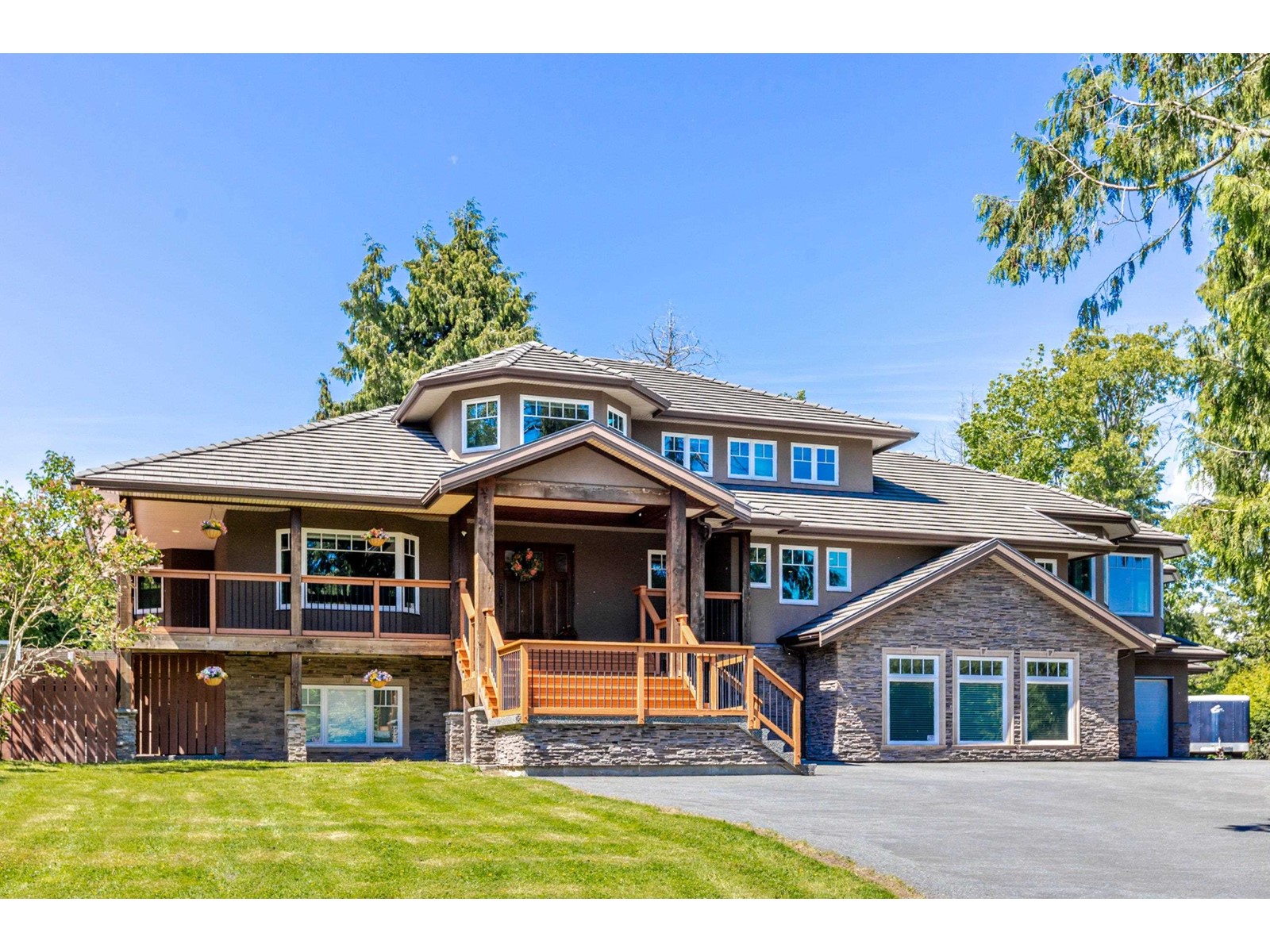 2073 183 Street, Surrey, BC V3Z 9W1