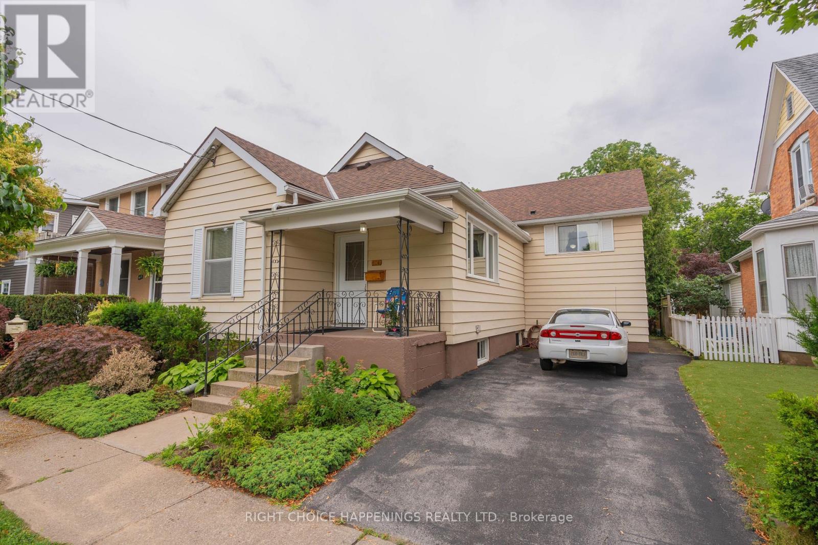 104 Albert St, St. Catharines, ON L2R 2H4