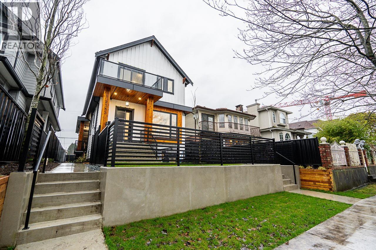 2753 Nanaimo Street Unit 2, Vancouver, BC V5N 5E9