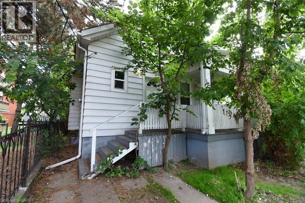 167 Prospect St S, Hamilton, ON L8M 2Z5
