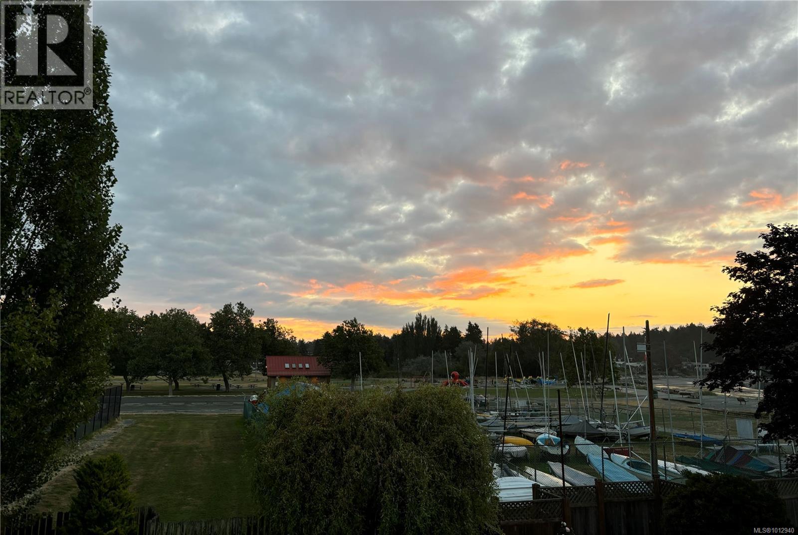 2652 Killarney Rd, Saanich, BC V8P 3G8