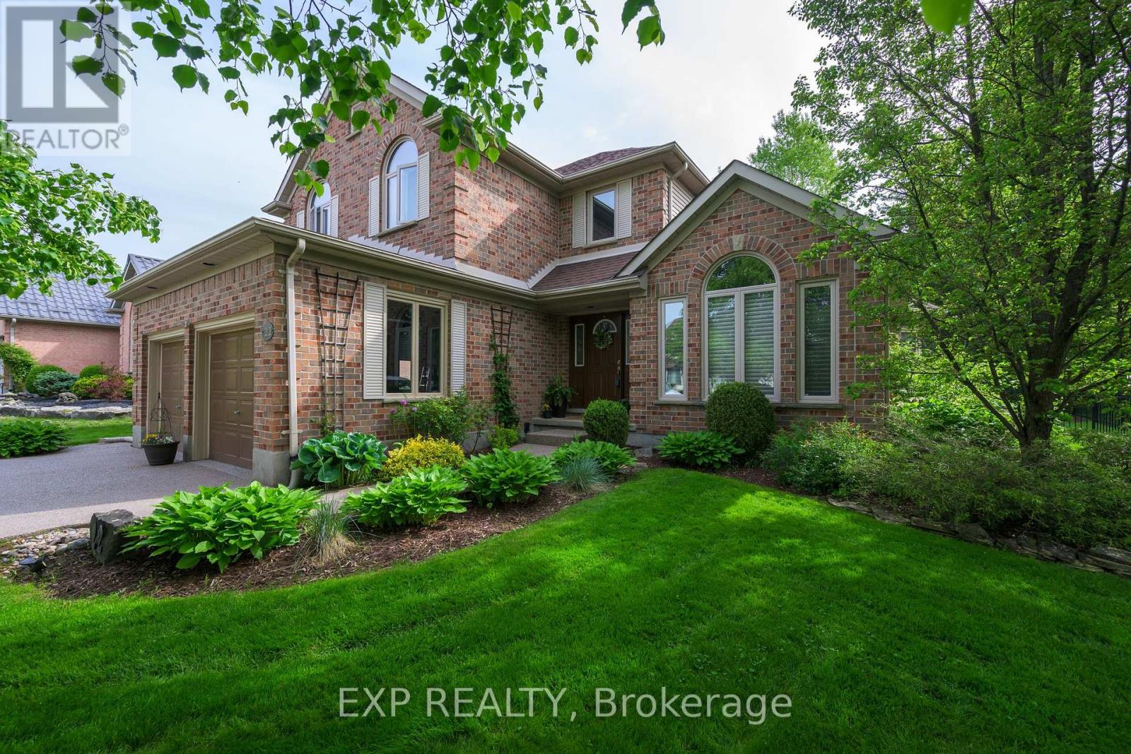 22 Glenridge Cres, London, ON N6G 4W5