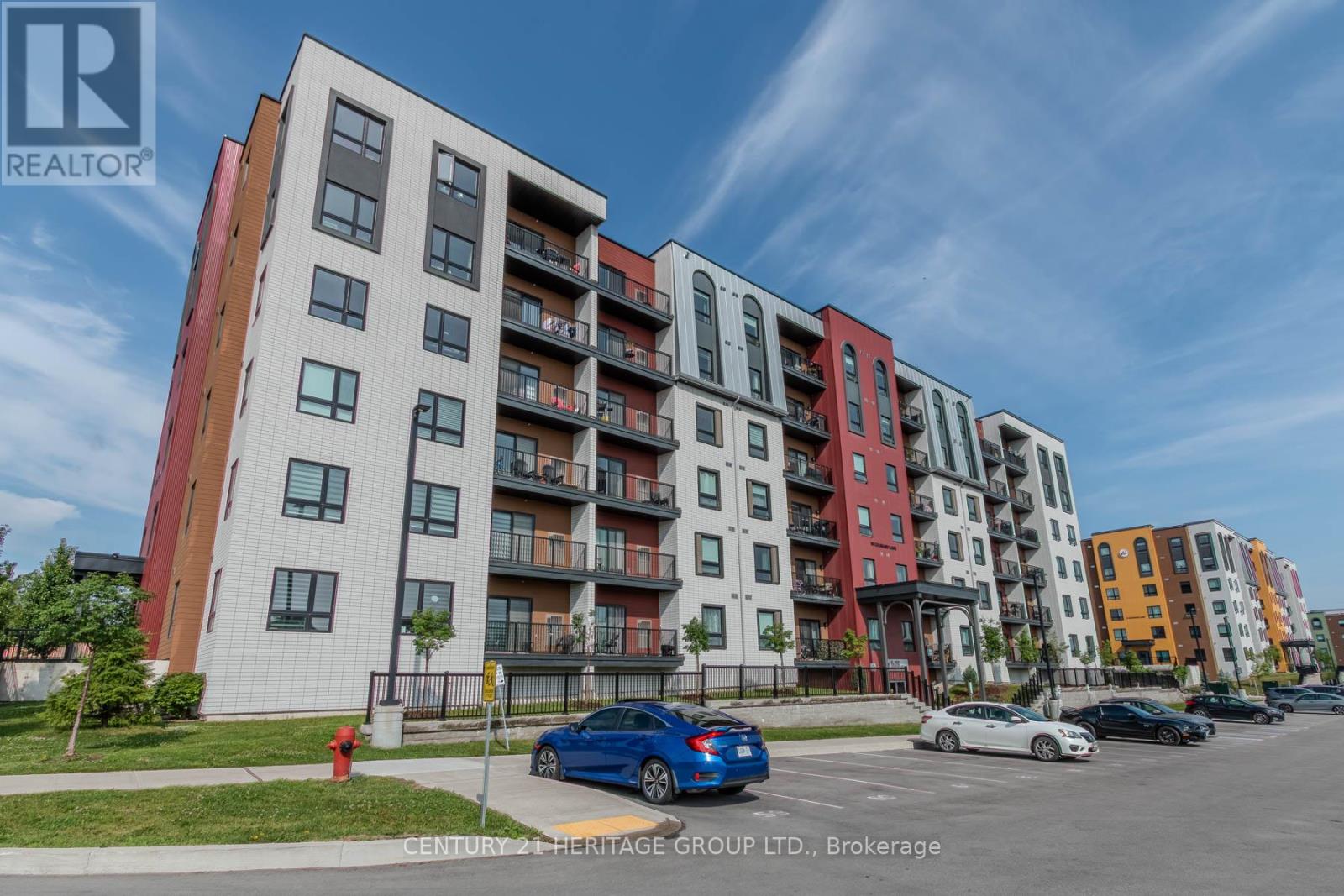 201 10 Culinary Ln, Barrie, ON L9J 0C2
